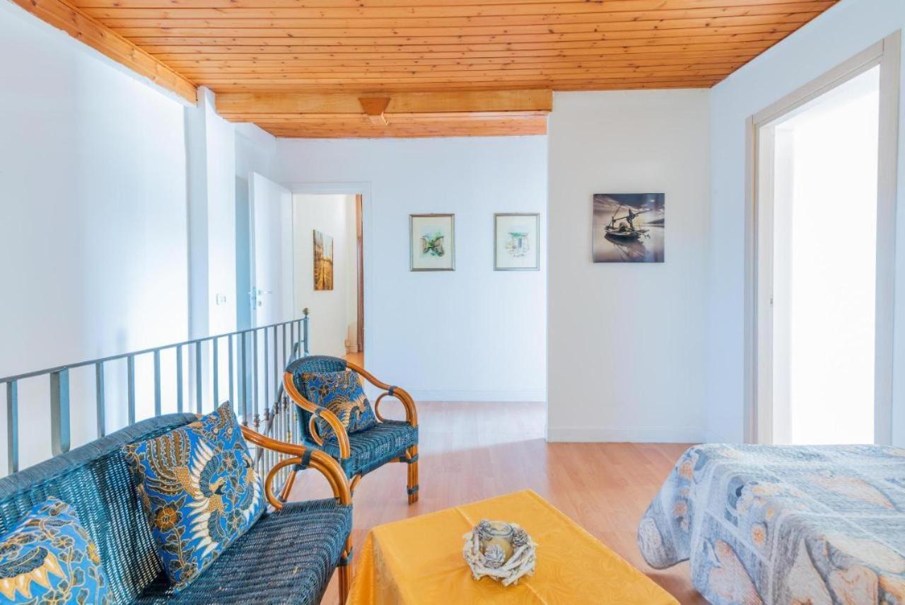 Villa Con Piscina Al Mare Оньина Экстерьер фото