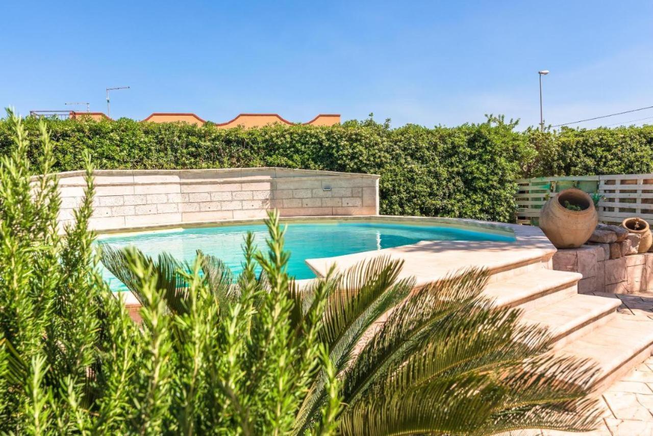 Villa Con Piscina Al Mare Оньина Экстерьер фото