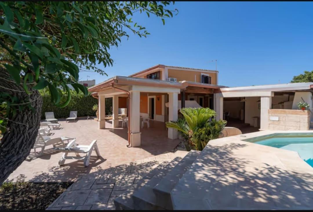 Villa Con Piscina Al Mare Оньина Экстерьер фото