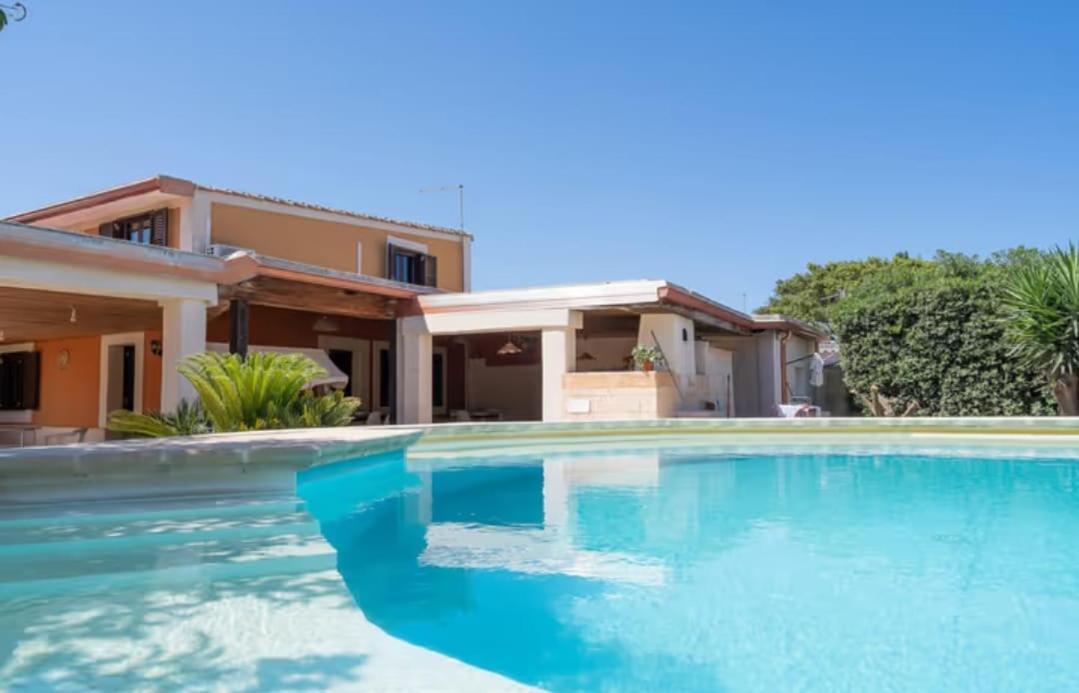 Villa Con Piscina Al Mare Оньина Экстерьер фото