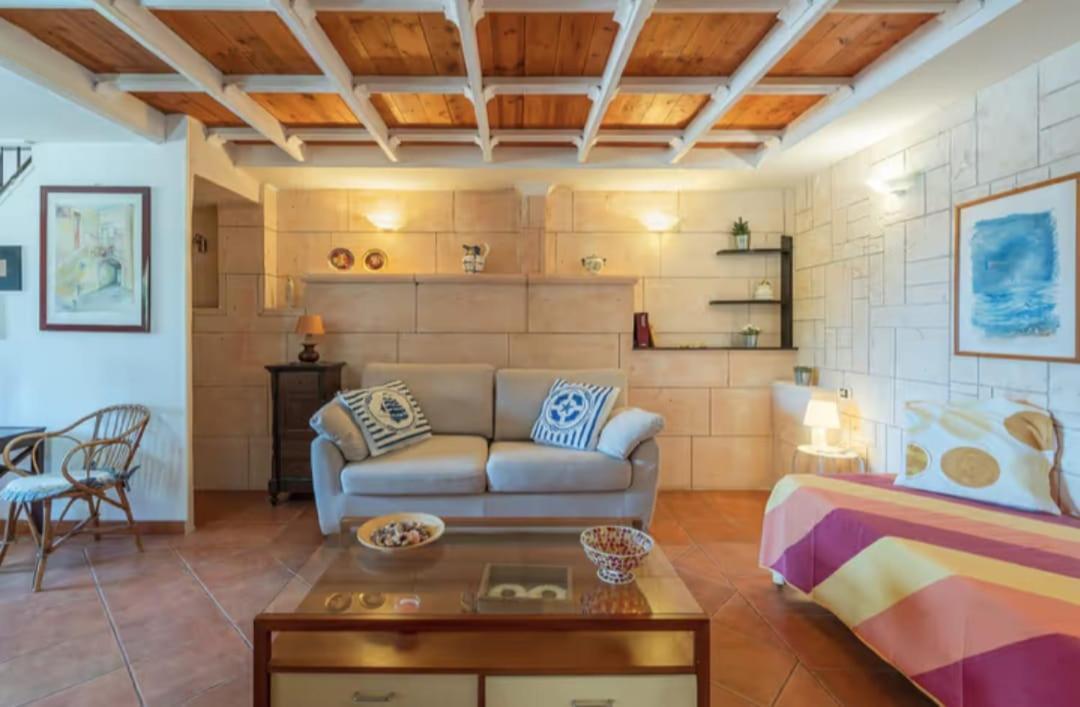 Villa Con Piscina Al Mare Оньина Экстерьер фото